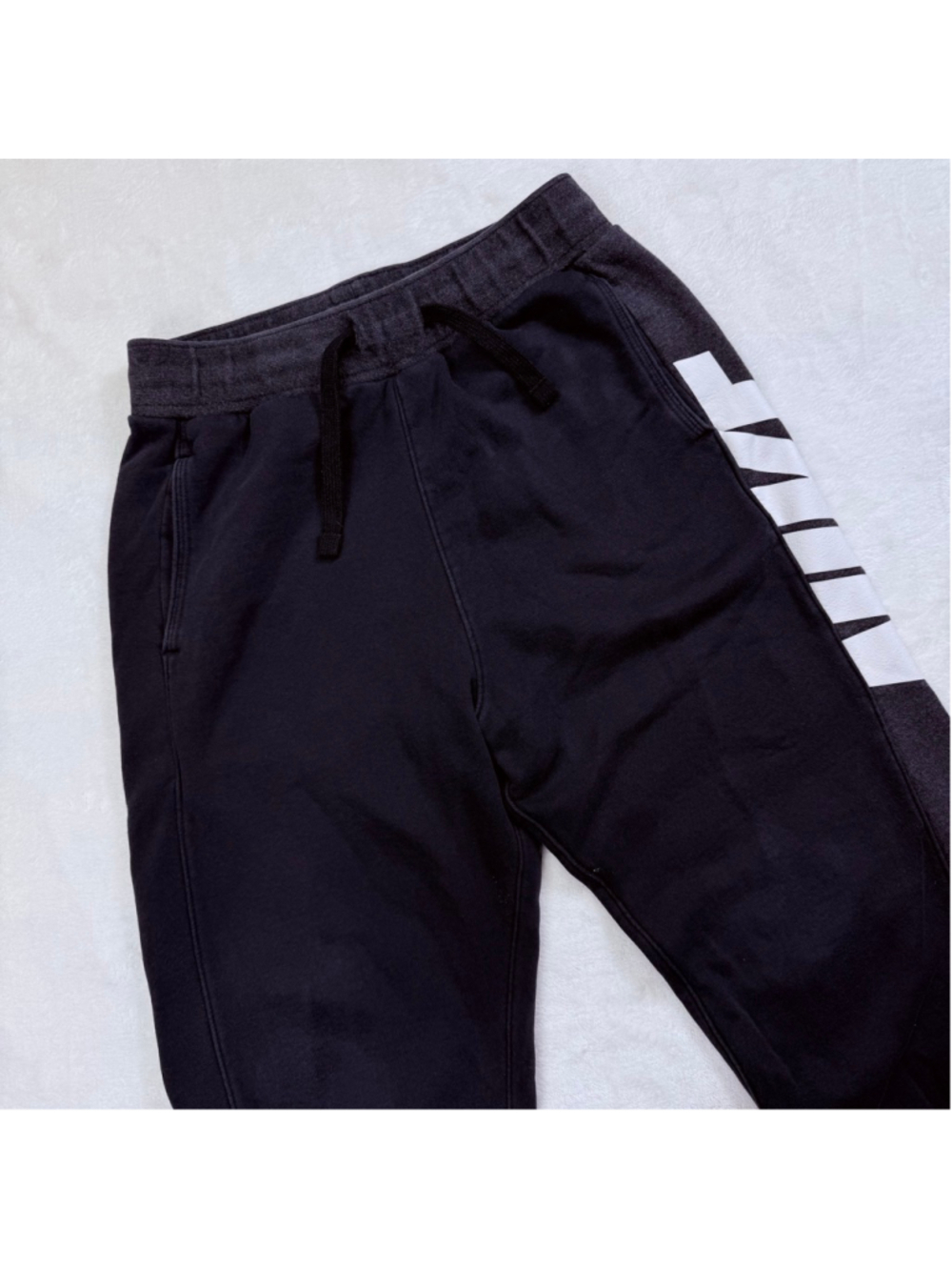 Boys Nike Black & Gray Standard Fit Sweatpants Side Logo XL